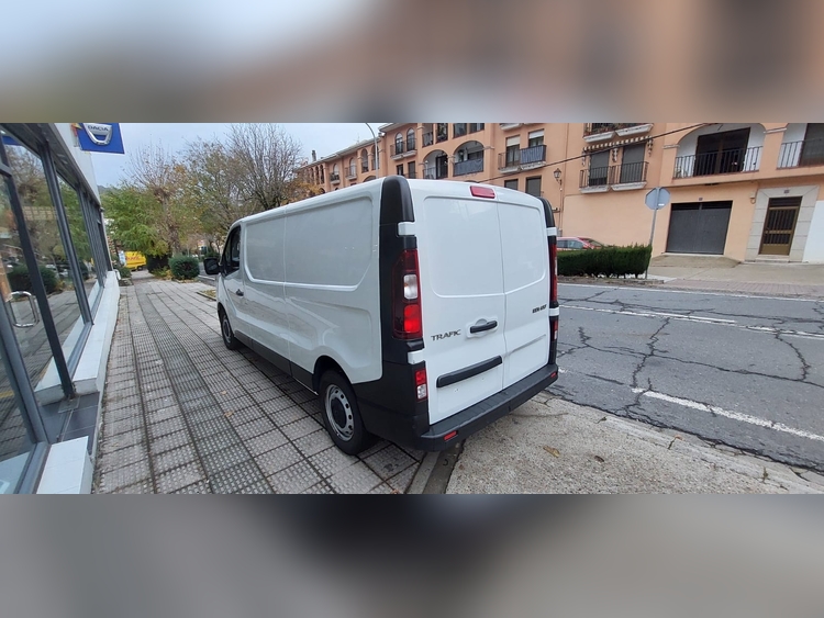 Renault Trafic Furgón 2.0 150CV foto 2